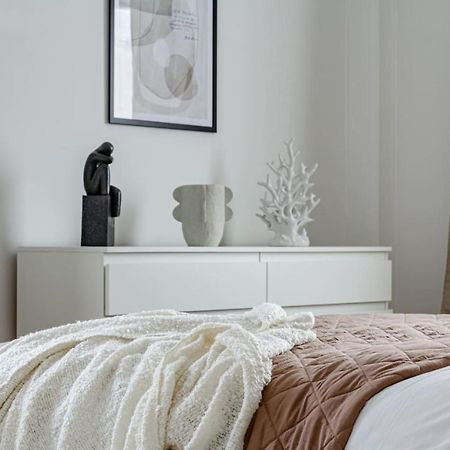 Budget Comfort On Trendy Soedermalm ストックホルム エクステリア 写真