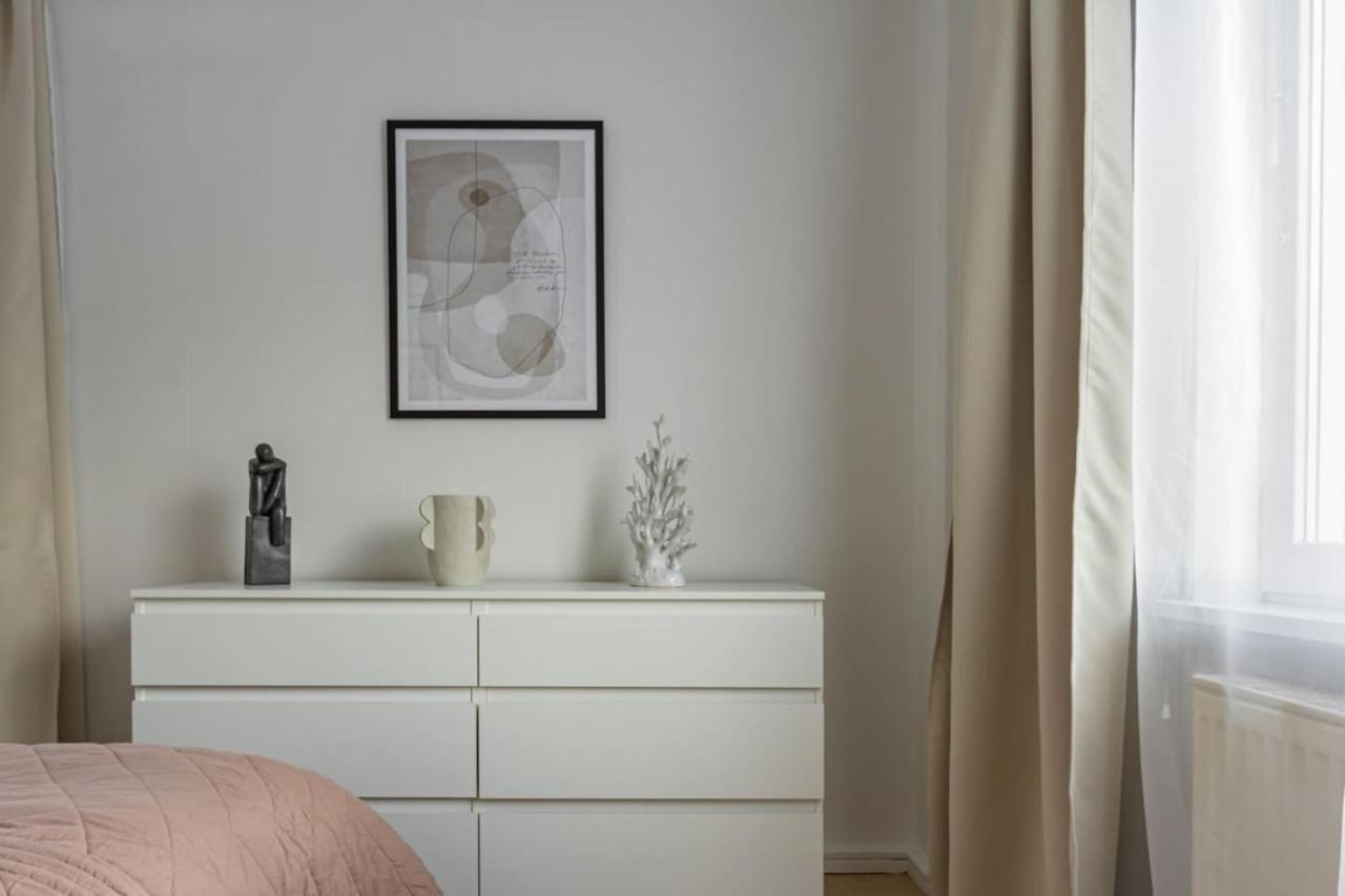 Budget Comfort On Trendy Soedermalm ストックホルム エクステリア 写真